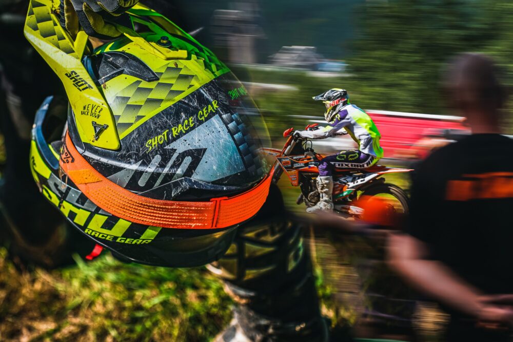 hero banner motocross_mazanice s helmou